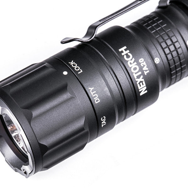 NEXTORCH TA20 Tactical LED Taschenlampe, 1000 Lumen, Kopf mit Nano- Keramik Glasbrecher, Stroboskopfunktion